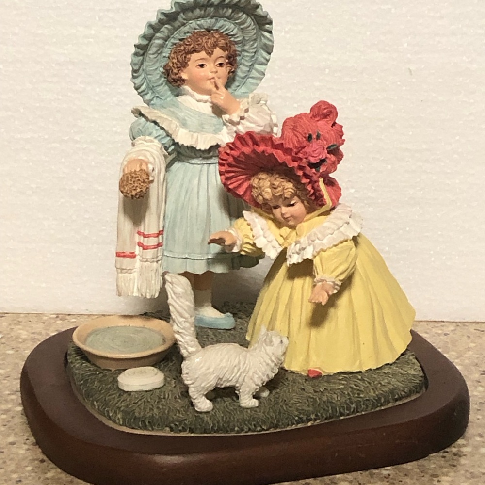 Vintage “Kitty’s Bath” Maud Humphrey Bogart
by HAMILTON COLLECTION